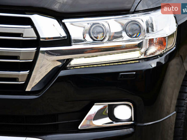 Черный Тойота Ленд Крузер, объемом двигателя 4.61 л и пробегом 132 тыс. км за 57000 $, фото 6 на Automoto.ua