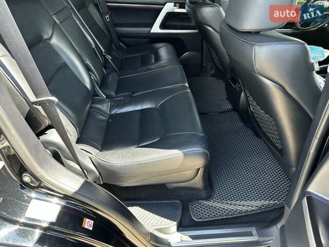 Черный Тойота Ленд Крузер, объемом двигателя 4.46 л и пробегом 133 тыс. км за 47000 $, фото 14 на Automoto.ua