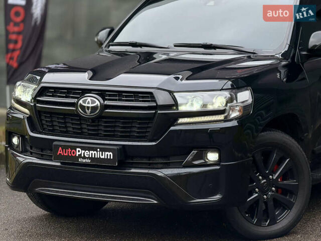 Черный Тойота Ленд Крузер, объемом двигателя 4.5 л и пробегом 131 тыс. км за 55000 $, фото 1 на Automoto.ua