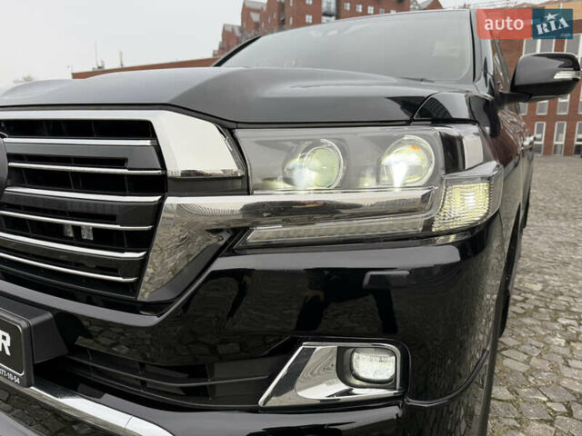 Черный Тойота Ленд Крузер, объемом двигателя 4.46 л и пробегом 101 тыс. км за 55000 $, фото 10 на Automoto.ua