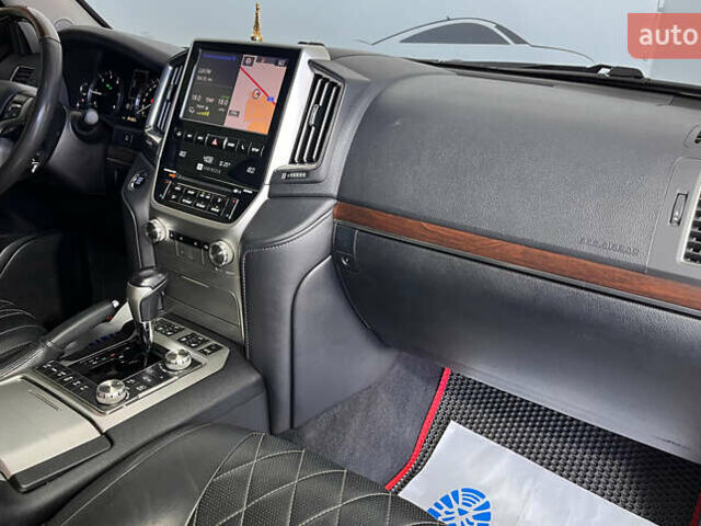 Черный Тойота Ленд Крузер, объемом двигателя 4.46 л и пробегом 184 тыс. км за 49950 $, фото 18 на Automoto.ua