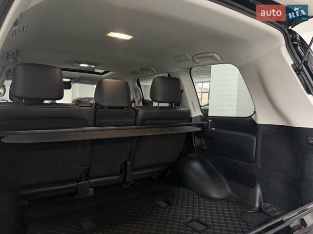 Черный Тойота Ленд Крузер, объемом двигателя 4.46 л и пробегом 185 тыс. км за 51200 $, фото 23 на Automoto.ua