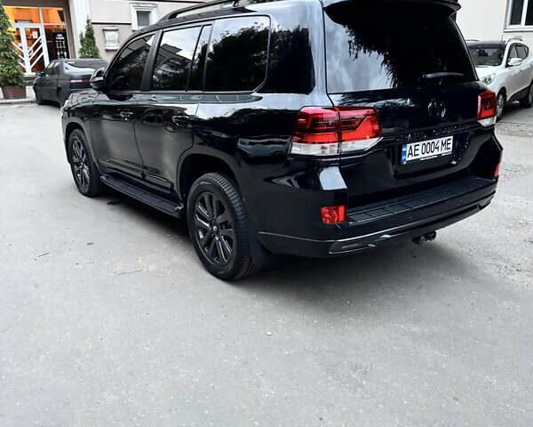 Черный Тойота Ленд Крузер, объемом двигателя 4.46 л и пробегом 177 тыс. км за 52000 $, фото 34 на Automoto.ua