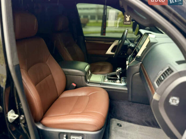 Черный Тойота Ленд Крузер, объемом двигателя 4.5 л и пробегом 131 тыс. км за 55000 $, фото 17 на Automoto.ua