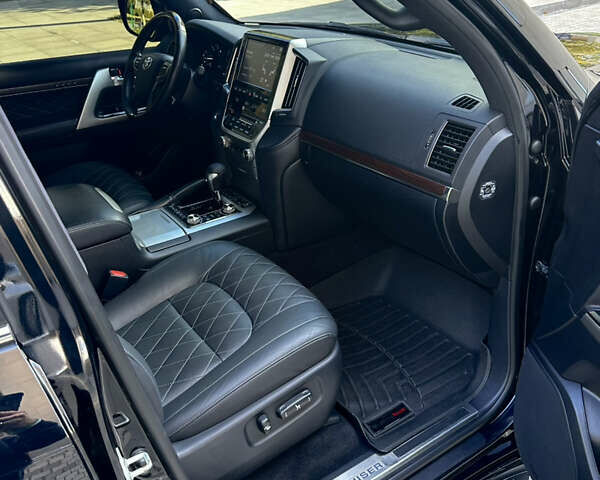 Черный Тойота Ленд Крузер, объемом двигателя 4.46 л и пробегом 320 тыс. км за 45999 $, фото 20 на Automoto.ua