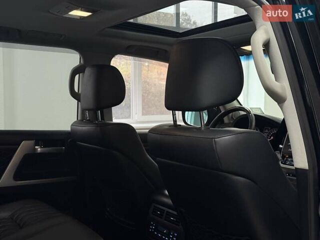 Черный Тойота Ленд Крузер, объемом двигателя 4.46 л и пробегом 185 тыс. км за 51200 $, фото 11 на Automoto.ua