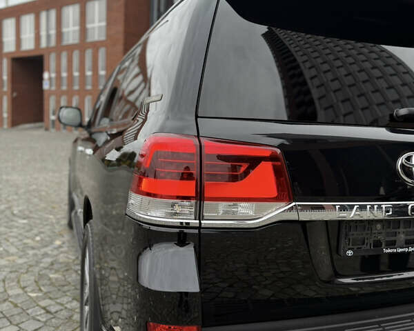 Черный Тойота Ленд Крузер, объемом двигателя 4.46 л и пробегом 132 тыс. км за 54999 $, фото 29 на Automoto.ua