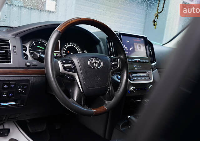 Черный Тойота Ленд Крузер, объемом двигателя 4.46 л и пробегом 149 тыс. км за 52700 $, фото 23 на Automoto.ua