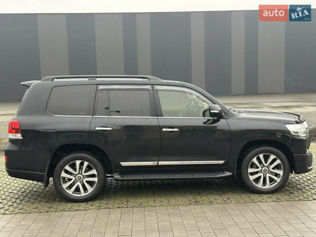 Черный Тойота Ленд Крузер, объемом двигателя 4.46 л и пробегом 190 тыс. км за 54500 $, фото 4 на Automoto.ua