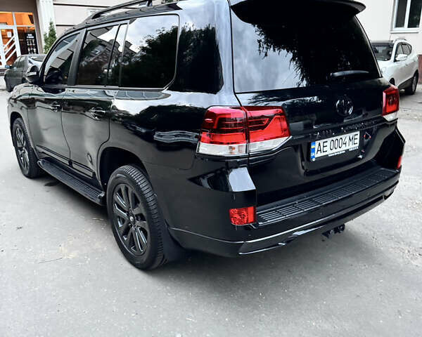 Черный Тойота Ленд Крузер, объемом двигателя 4.46 л и пробегом 177 тыс. км за 52000 $, фото 32 на Automoto.ua