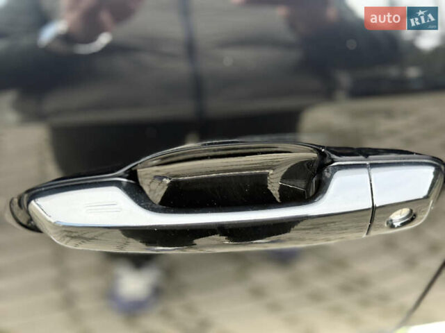 Черный Тойота Ленд Крузер, объемом двигателя 4.46 л и пробегом 200 тыс. км за 50500 $, фото 23 на Automoto.ua