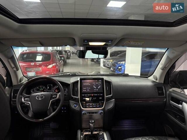 Черный Тойота Ленд Крузер, объемом двигателя 4.46 л и пробегом 185 тыс. км за 51200 $, фото 20 на Automoto.ua