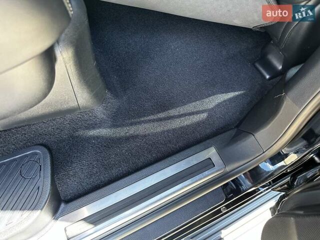 Черный Тойота Ленд Крузер, объемом двигателя 4.46 л и пробегом 133 тыс. км за 47000 $, фото 9 на Automoto.ua