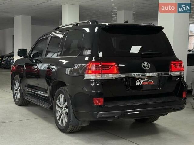 Черный Тойота Ленд Крузер, объемом двигателя 4.46 л и пробегом 185 тыс. км за 51200 $, фото 2 на Automoto.ua