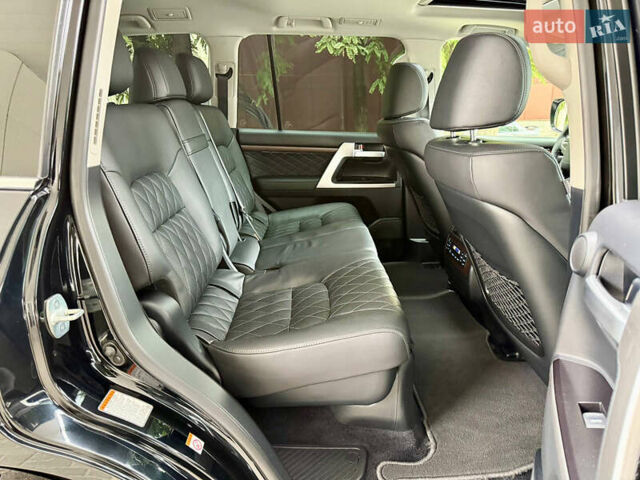 Черный Тойота Ленд Крузер, объемом двигателя 4.46 л и пробегом 118 тыс. км за 55500 $, фото 42 на Automoto.ua