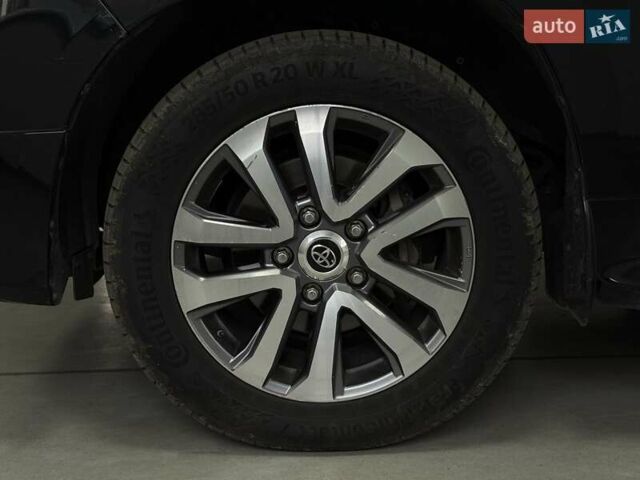 Черный Тойота Ленд Крузер, объемом двигателя 4.46 л и пробегом 185 тыс. км за 51200 $, фото 26 на Automoto.ua