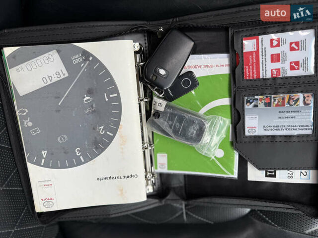 Черный Тойота Ленд Крузер, объемом двигателя 4.46 л и пробегом 200 тыс. км за 50500 $, фото 45 на Automoto.ua