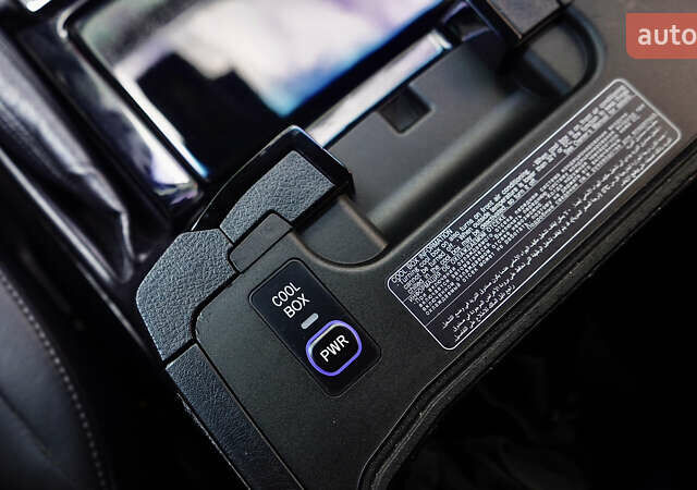 Черный Тойота Ленд Крузер, объемом двигателя 4.46 л и пробегом 149 тыс. км за 52700 $, фото 43 на Automoto.ua