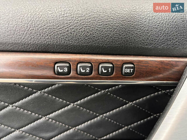 Черный Тойота Ленд Крузер, объемом двигателя 4.46 л и пробегом 184 тыс. км за 49950 $, фото 14 на Automoto.ua