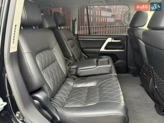 Черный Тойота Ленд Крузер, объемом двигателя 4.46 л и пробегом 101 тыс. км за 55000 $, фото 39 на Automoto.ua