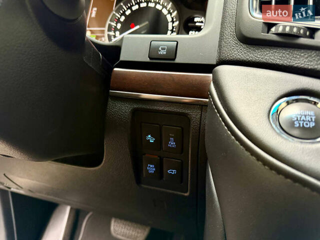 Черный Тойота Ленд Крузер, объемом двигателя 4.46 л и пробегом 118 тыс. км за 55500 $, фото 61 на Automoto.ua