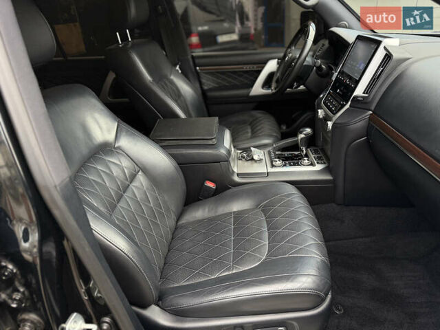 Черный Тойота Ленд Крузер, объемом двигателя 4.46 л и пробегом 200 тыс. км за 50500 $, фото 38 на Automoto.ua