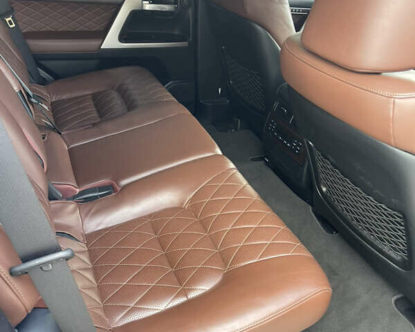 Черный Тойота Ленд Крузер, объемом двигателя 4.46 л и пробегом 204 тыс. км за 49000 $, фото 11 на Automoto.ua