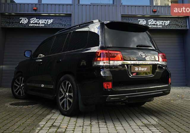 Черный Тойота Ленд Крузер, объемом двигателя 4.46 л и пробегом 149 тыс. км за 52700 $, фото 12 на Automoto.ua