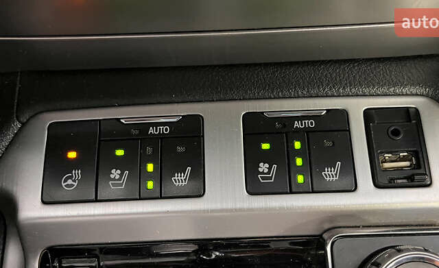 Черный Тойота Ленд Крузер, объемом двигателя 4.46 л и пробегом 184 тыс. км за 49950 $, фото 26 на Automoto.ua