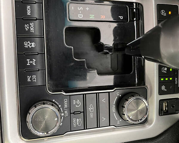 Черный Тойота Ленд Крузер, объемом двигателя 4.46 л и пробегом 184 тыс. км за 49950 $, фото 21 на Automoto.ua