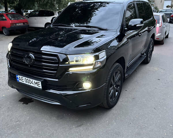 Черный Тойота Ленд Крузер, объемом двигателя 4.46 л и пробегом 177 тыс. км за 52000 $, фото 68 на Automoto.ua