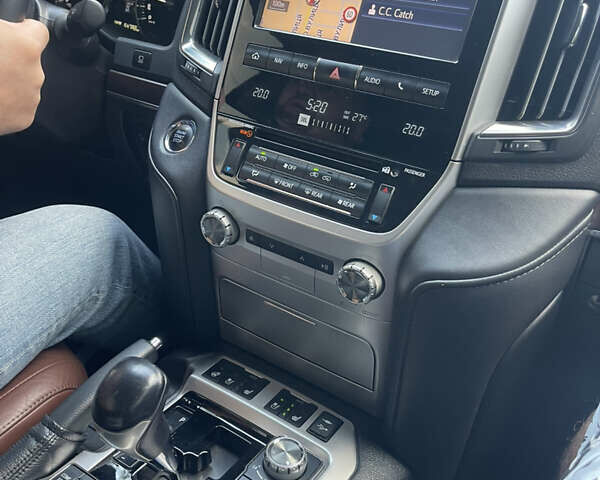 Черный Тойота Ленд Крузер, объемом двигателя 4.46 л и пробегом 204 тыс. км за 49000 $, фото 14 на Automoto.ua