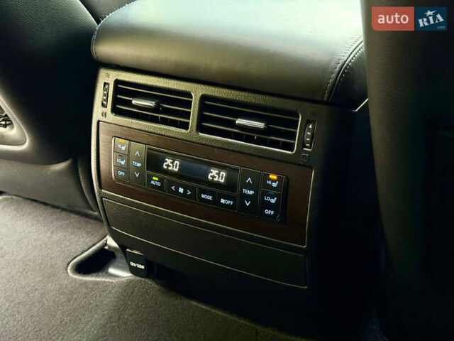 Черный Тойота Ленд Крузер, объемом двигателя 4.46 л и пробегом 118 тыс. км за 55500 $, фото 36 на Automoto.ua