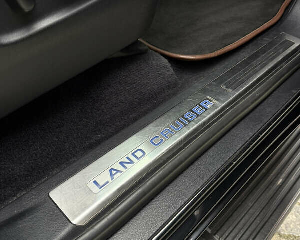 Черный Тойота Ленд Крузер, объемом двигателя 4.46 л и пробегом 132 тыс. км за 54999 $, фото 31 на Automoto.ua