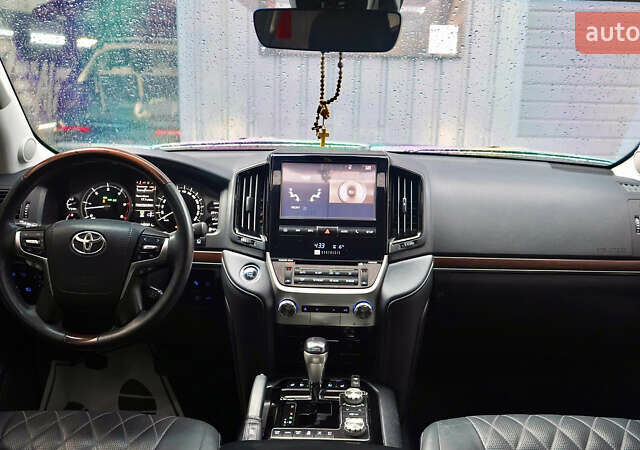 Черный Тойота Ленд Крузер, объемом двигателя 4.46 л и пробегом 149 тыс. км за 52700 $, фото 24 на Automoto.ua