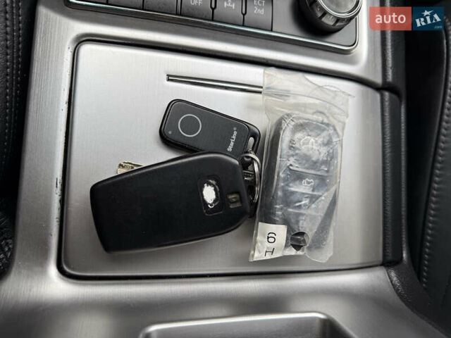 Черный Тойота Ленд Крузер, объемом двигателя 4.46 л и пробегом 200 тыс. км за 50500 $, фото 46 на Automoto.ua