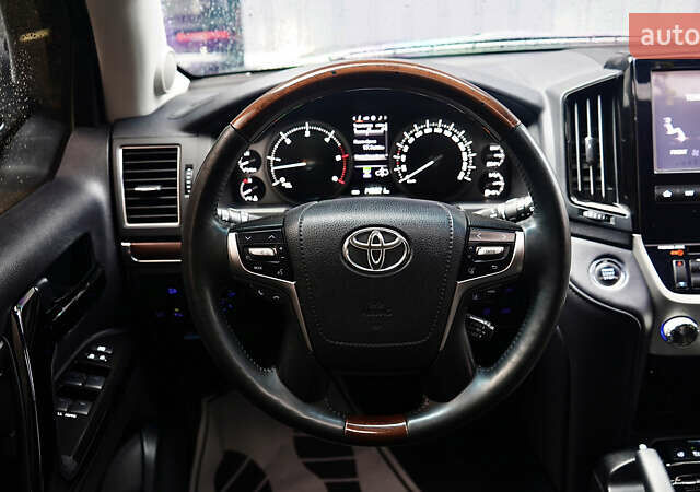 Черный Тойота Ленд Крузер, объемом двигателя 4.46 л и пробегом 149 тыс. км за 52700 $, фото 29 на Automoto.ua