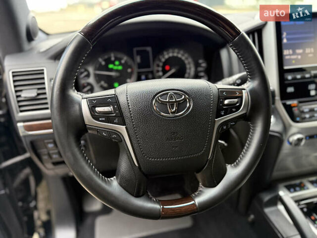 Черный Тойота Ленд Крузер, объемом двигателя 4.46 л и пробегом 200 тыс. км за 50500 $, фото 50 на Automoto.ua