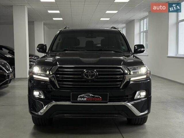 Черный Тойота Ленд Крузер, объемом двигателя 4.46 л и пробегом 185 тыс. км за 51200 $, фото 1 на Automoto.ua
