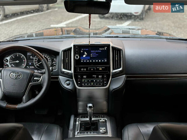 Черный Тойота Ленд Крузер, объемом двигателя 4.46 л и пробегом 217 тыс. км за 42999 $, фото 13 на Automoto.ua