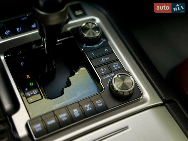 Черный Тойота Ленд Крузер, объемом двигателя 4.5 л и пробегом 131 тыс. км за 55000 $, фото 29 на Automoto.ua