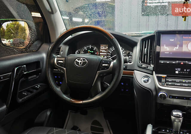 Черный Тойота Ленд Крузер, объемом двигателя 4.46 л и пробегом 149 тыс. км за 52700 $, фото 25 на Automoto.ua