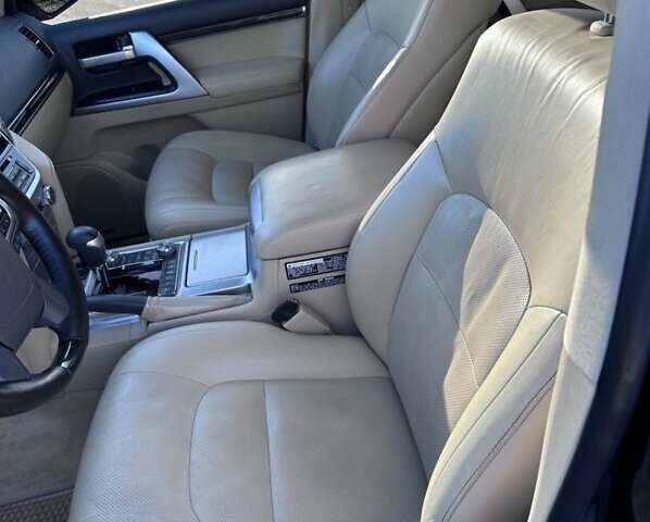 Черный Тойота Ленд Крузер, объемом двигателя 4.5 л и пробегом 350 тыс. км за 47500 $, фото 10 на Automoto.ua