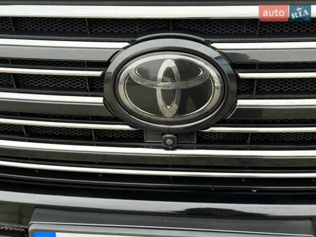 Черный Тойота Ленд Крузер, объемом двигателя 4.46 л и пробегом 200 тыс. км за 50500 $, фото 19 на Automoto.ua