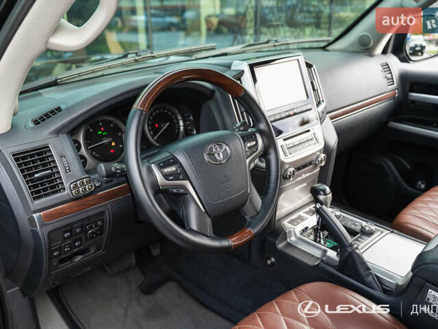 Черный Тойота Ленд Крузер, объемом двигателя 4.46 л и пробегом 222 тыс. км за 44700 $, фото 21 на Automoto.ua