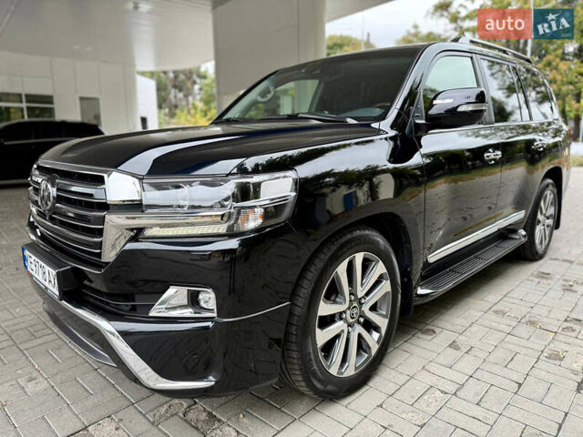 Черный Тойота Ленд Крузер, объемом двигателя 4.46 л и пробегом 118 тыс. км за 55500 $, фото 1 на Automoto.ua