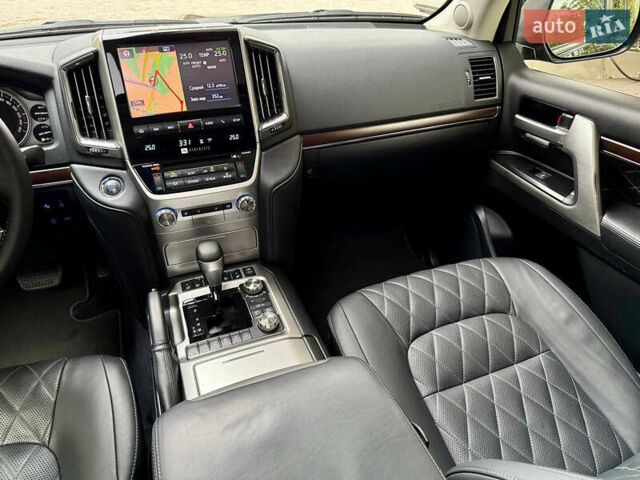 Черный Тойота Ленд Крузер, объемом двигателя 4.46 л и пробегом 118 тыс. км за 55500 $, фото 40 на Automoto.ua