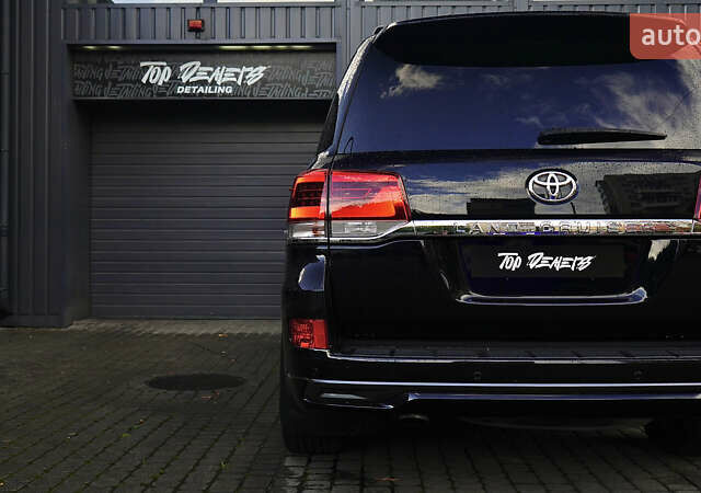 Черный Тойота Ленд Крузер, объемом двигателя 4.46 л и пробегом 149 тыс. км за 52700 $, фото 17 на Automoto.ua