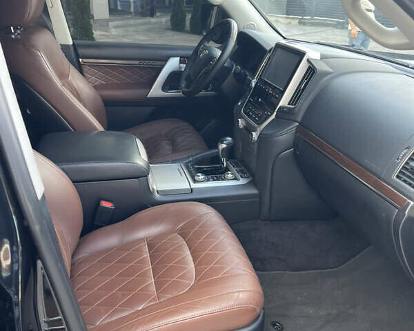 Черный Тойота Ленд Крузер, объемом двигателя 4.46 л и пробегом 204 тыс. км за 49000 $, фото 8 на Automoto.ua