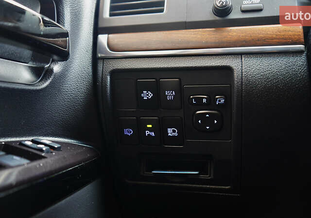 Черный Тойота Ленд Крузер, объемом двигателя 4.46 л и пробегом 149 тыс. км за 52700 $, фото 27 на Automoto.ua